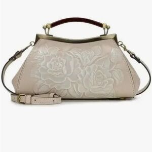 🚨FINAL PRICE🚨 Patricia Nash Kelmscott Frame Crossbody, Floral Cream Embossed